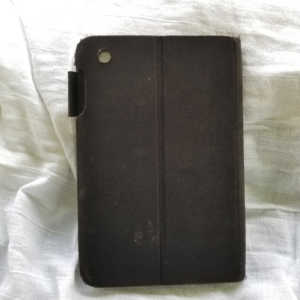 Logitech iPad Touch Mini Keyboard Case - Picture 3 of 4